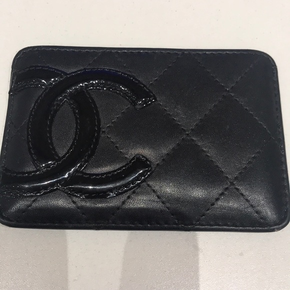 AUTHENTIC PATENT LEATHER CHANEL LOGO CARD CASE - Picture 2 of 9